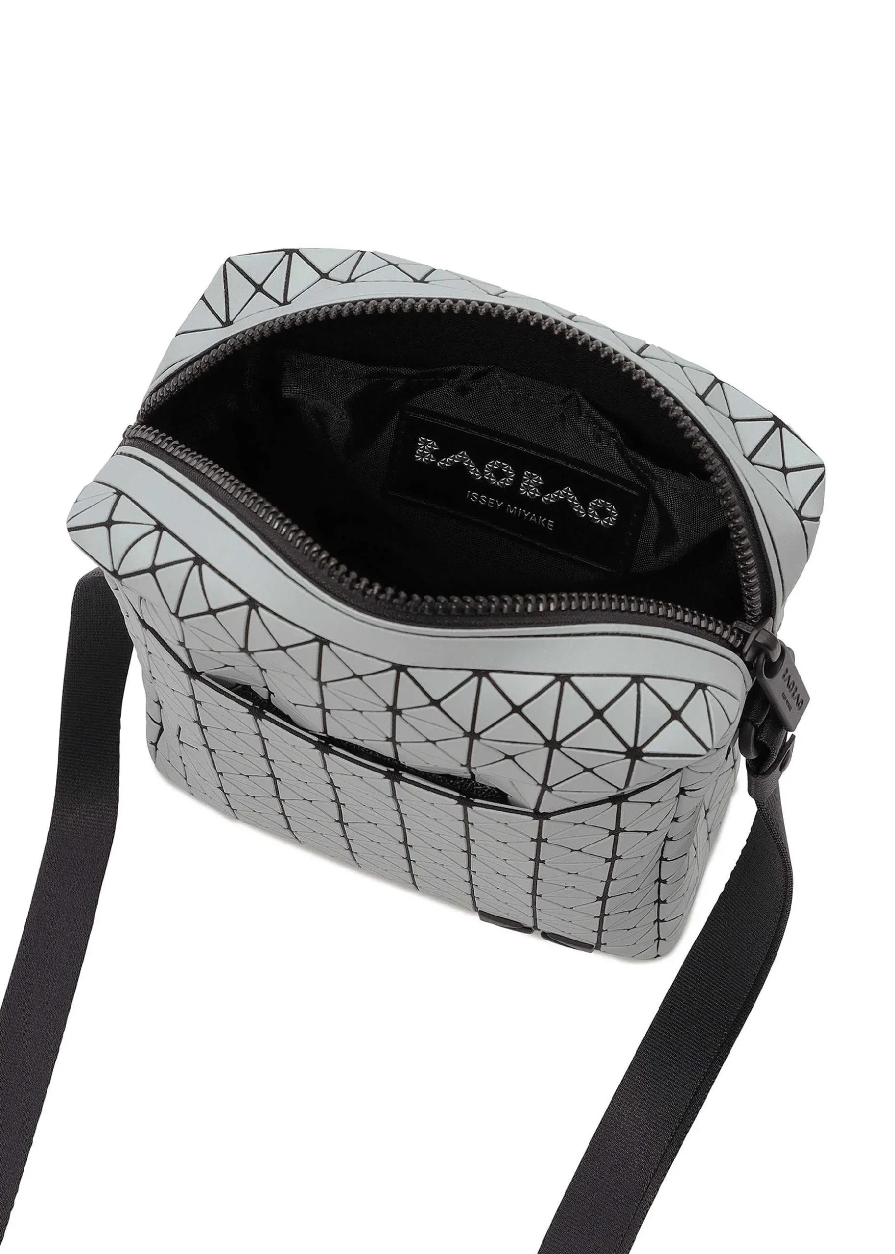 ISSEY MIYAKE Shoulder Bag|Voyager Light Gray