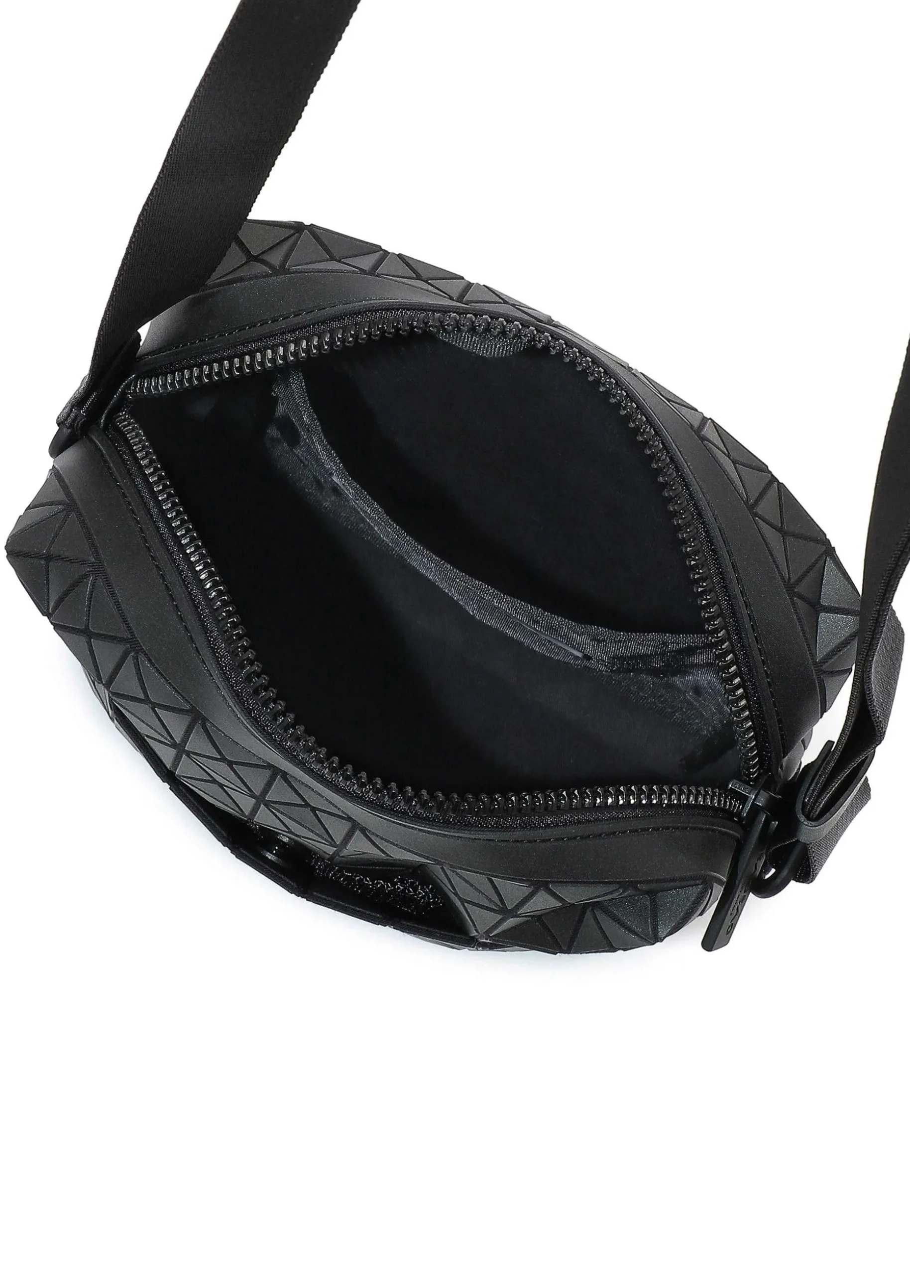 ISSEY MIYAKE Shoulder Bag|Voyager Matte Black