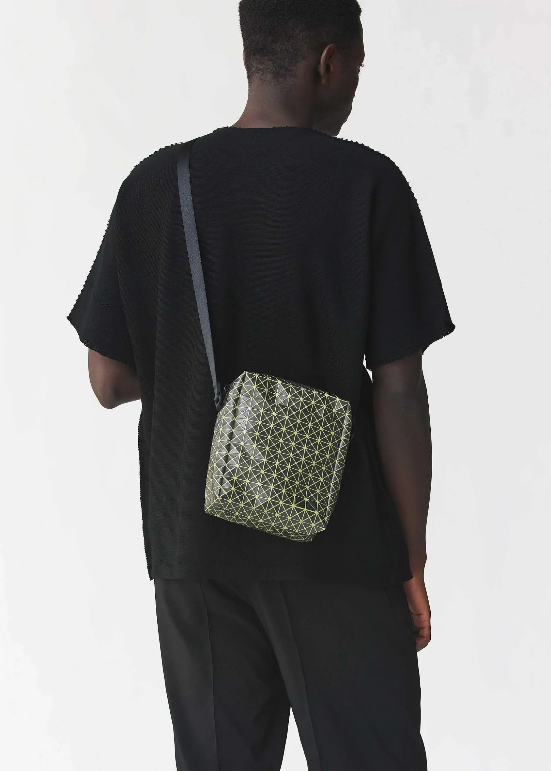 ISSEY MIYAKE Shoulder Bag|Voyager Reflector